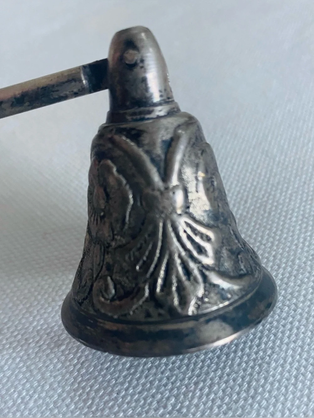 Vtg Wallace Silversmiths Ornate Embossed Flowers Silverplate Candle Snuffer